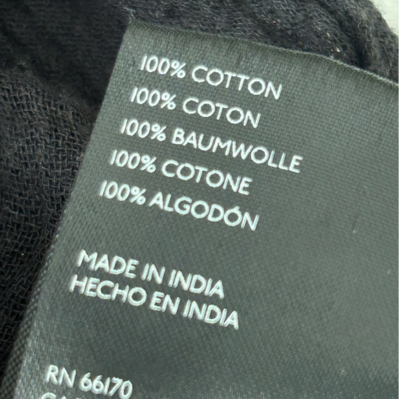 Urban Outfitters Addison Button-Front Blouse. Black size S. Raw hem, side vent. - Picture 15 of 16